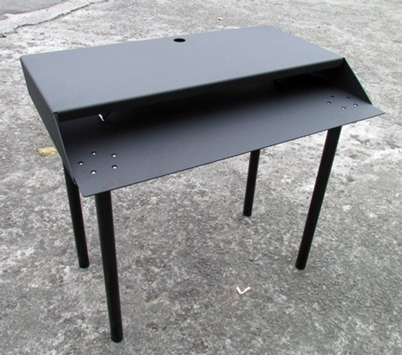 特制物件 全金属电脑桌 高度尺寸可讨论 不同感觉的工作桌 工业风 - 摆饰 - 其他金属 黑色