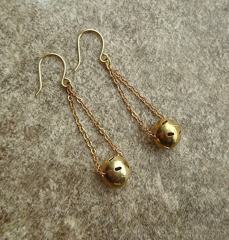 黄铜圆珠垂坠耳环 - 耳环/耳夹 - 其他金属 金色