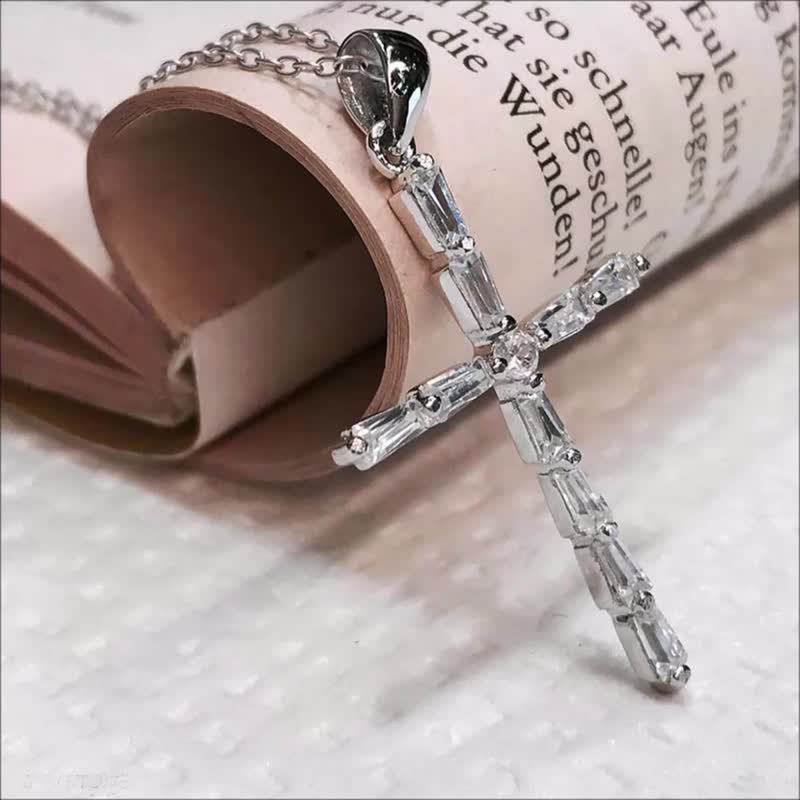 纯银十字架项链锆石款 信仰项链 1mm极细锁骨链 可调式链长 - 锁骨链 - 纯银 银色