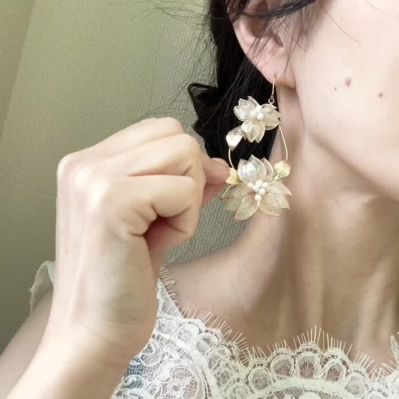 SAKURA 　flower earrings  Wedding Party - 耳环/耳夹 - 其他金属 金色
