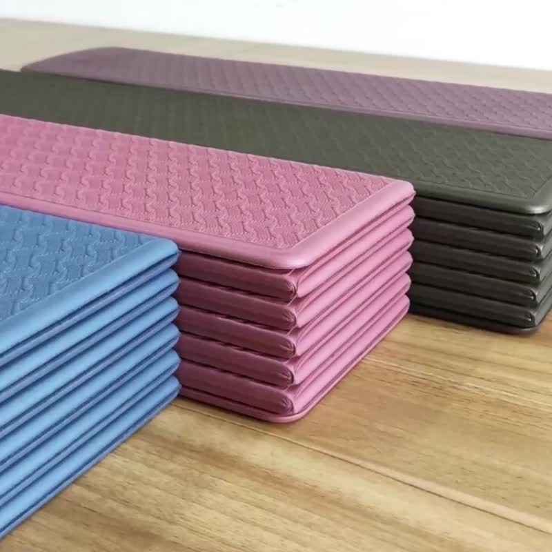 台湾制TPE折叠瑜珈健身垫(赠背带绳) - 瑜珈垫 - 其他材质 