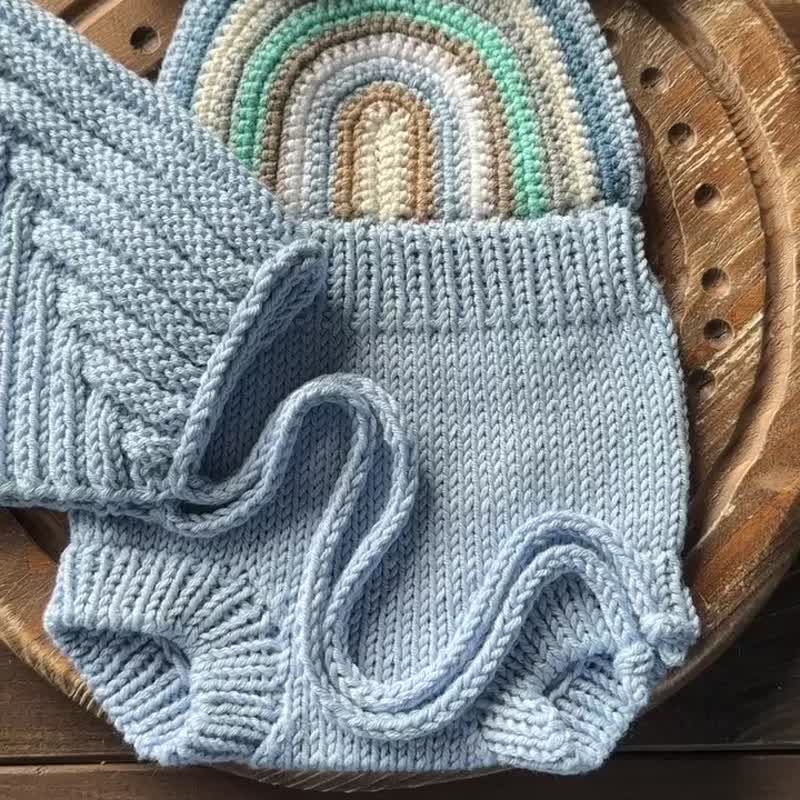 新生儿蓝色连身衣带帽子：婴儿的完美服装 - 婴儿饰品 - 其他金属 蓝色