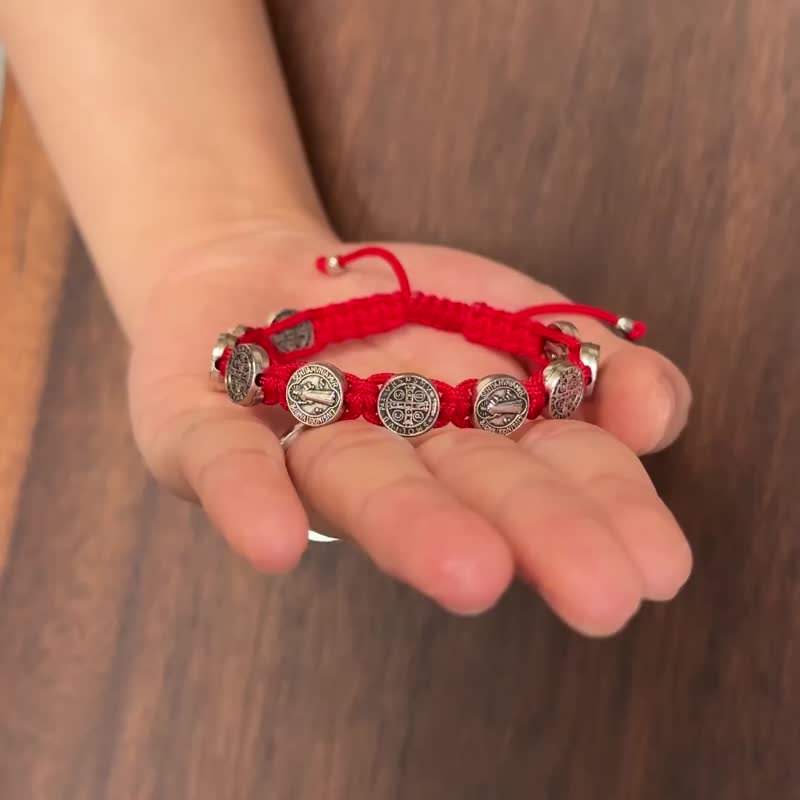 天主教红色手链 双面圣本笃 编手围长度可随意调整 手工 8250002 - 手链/手环 - 其他材质 红色
