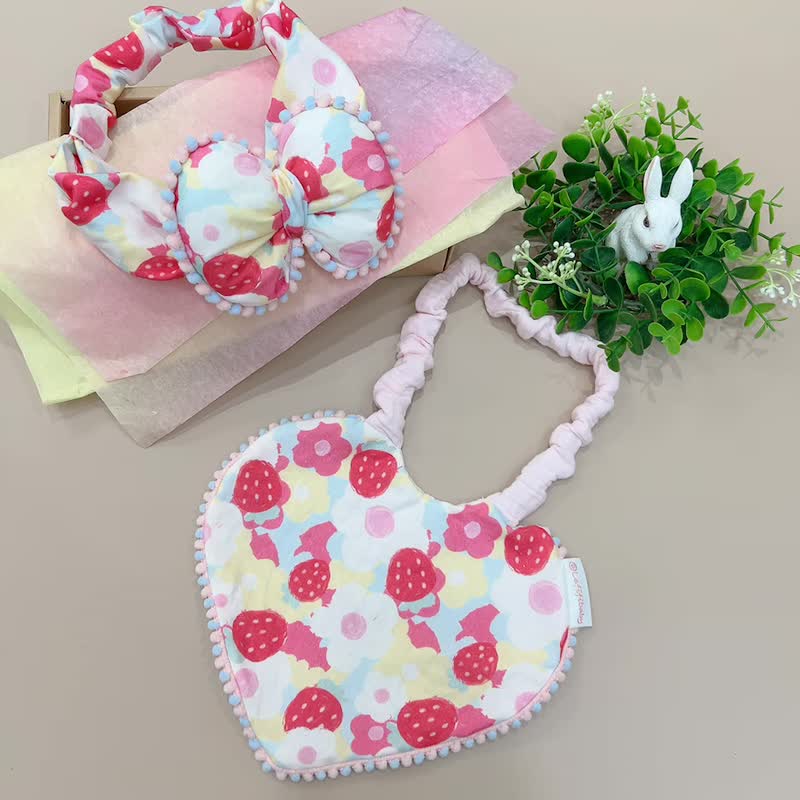 甜莓爱心 弥月礼盒 宝宝发带 宝宝围兜 满月礼 新生儿礼物 - 满月礼盒 - 棉．麻 粉红色